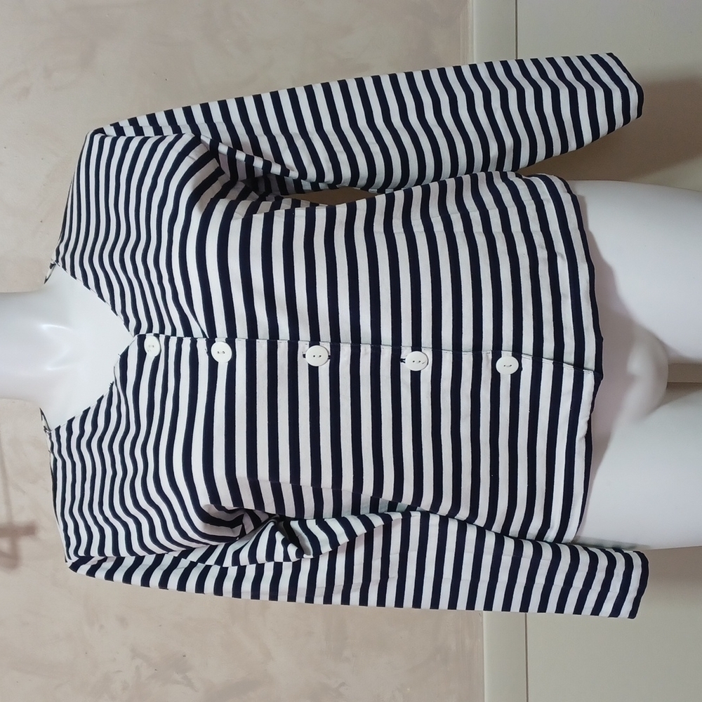 LIZ CLAIBORNE Sportdress women's top SIZE L in a beautiful blue and white